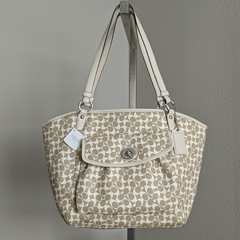 NWT Coach purse C1093-F15135